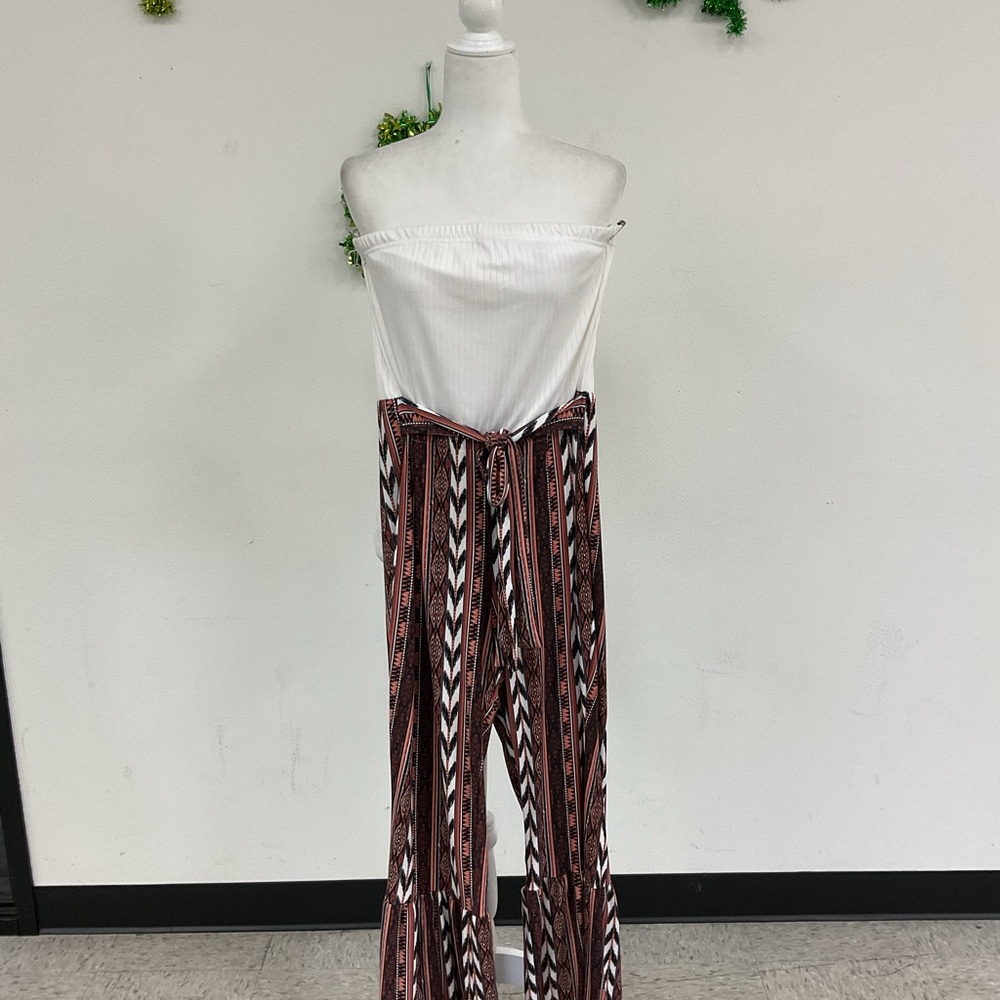 Elegant Strapless Jumpsuit with Patterned Pants